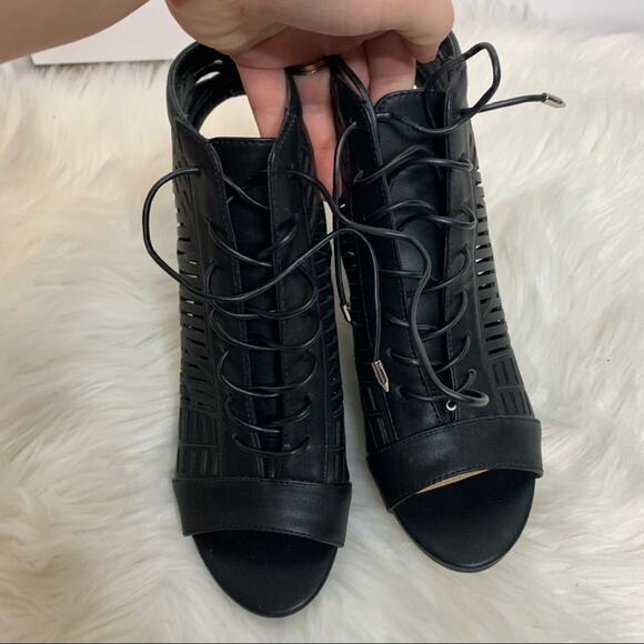 Sam Edelman Rocco Black Vegan Leather Cut Out Peep Toe Sandals Size 6.5 - Picture 4 of 7